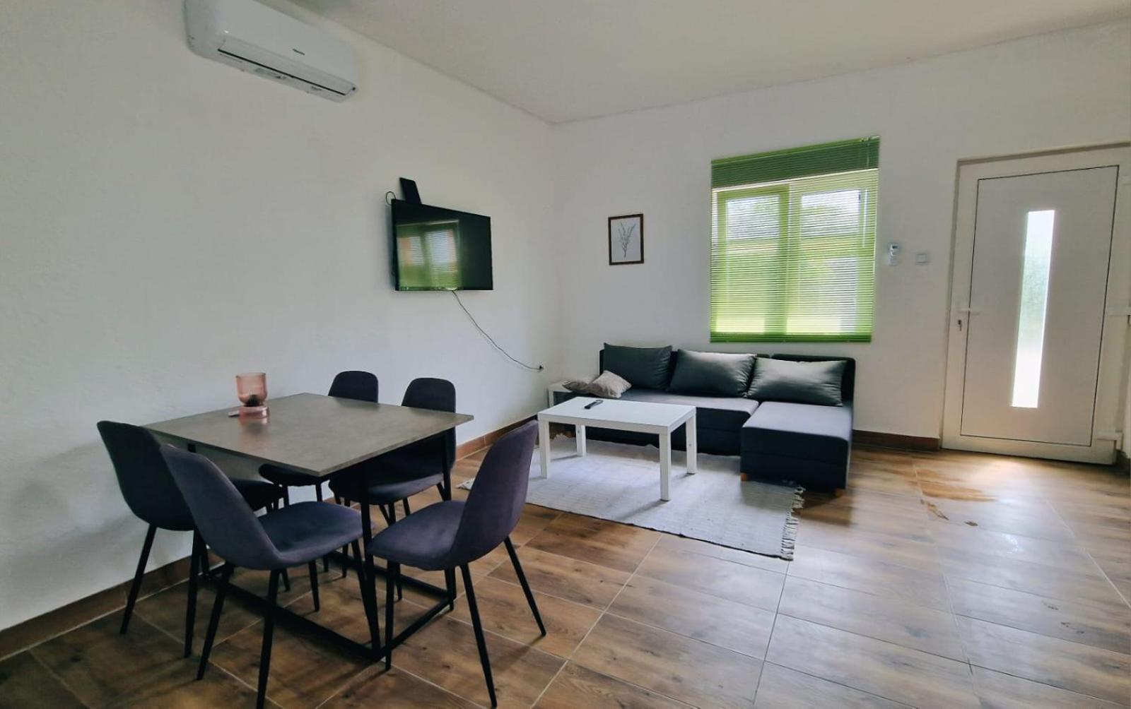 Apartman Lena Tusilovic Exterior photo