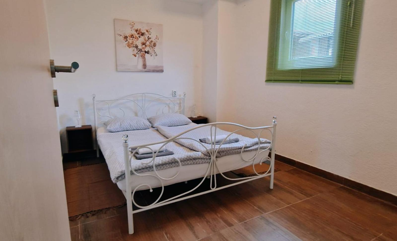 Apartman Lena Tusilovic Exterior photo