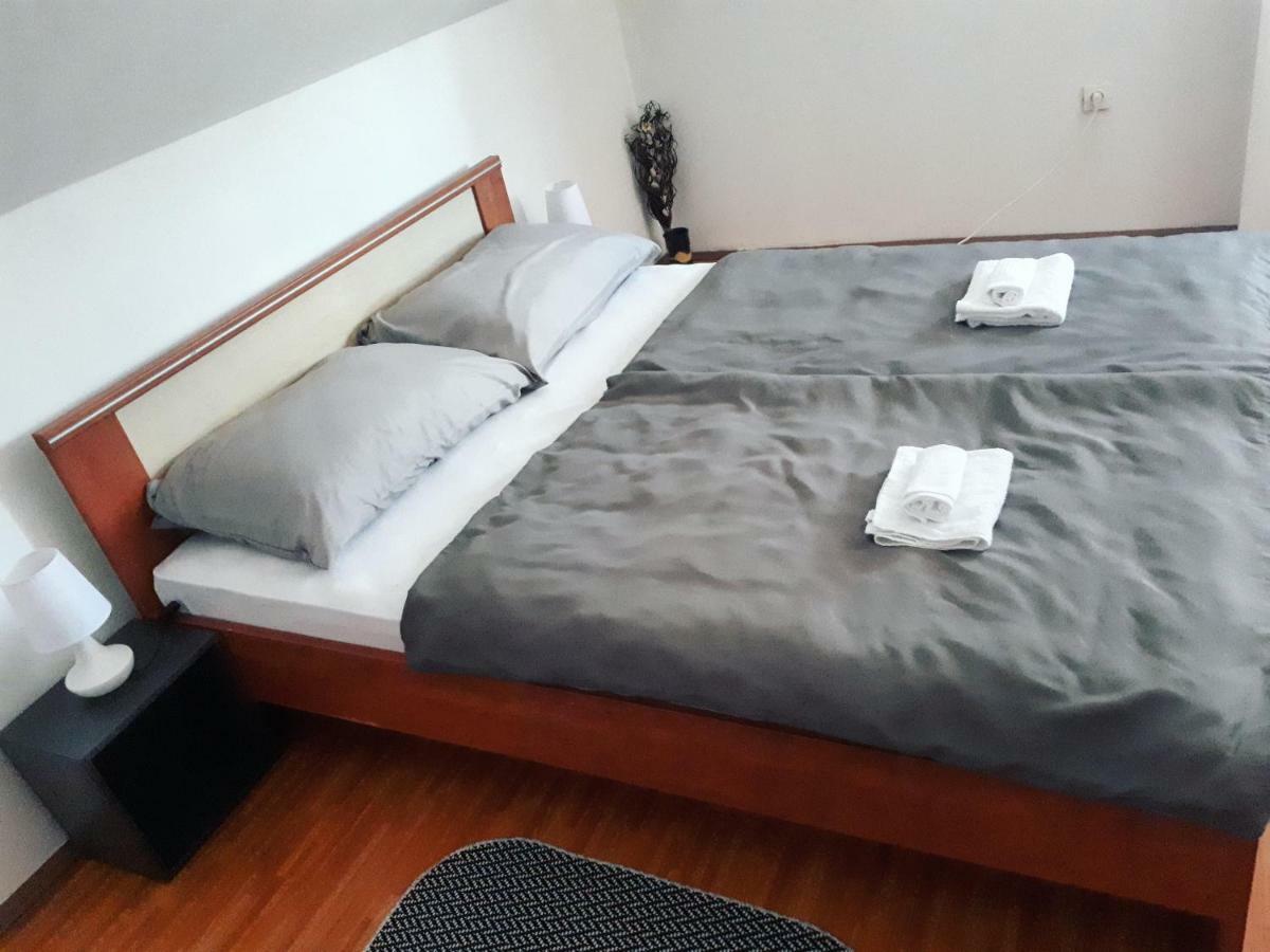 Apartman Lena Tusilovic Exterior photo